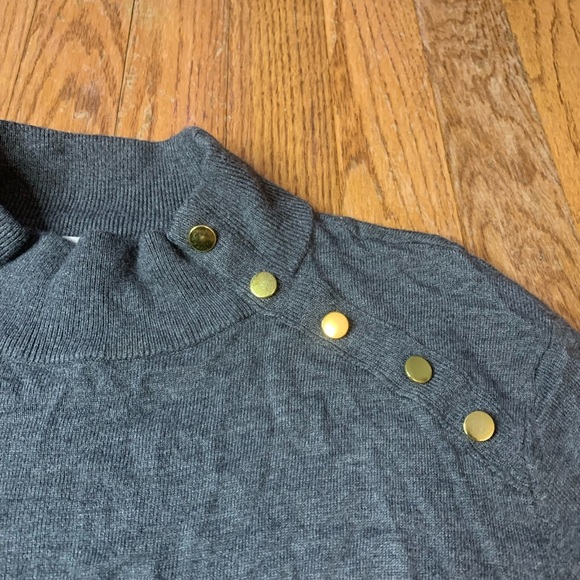 H&M Fine-Knit Mock Neck Sweater Gold Button Detail Grey Size L - Picture 2 of 8